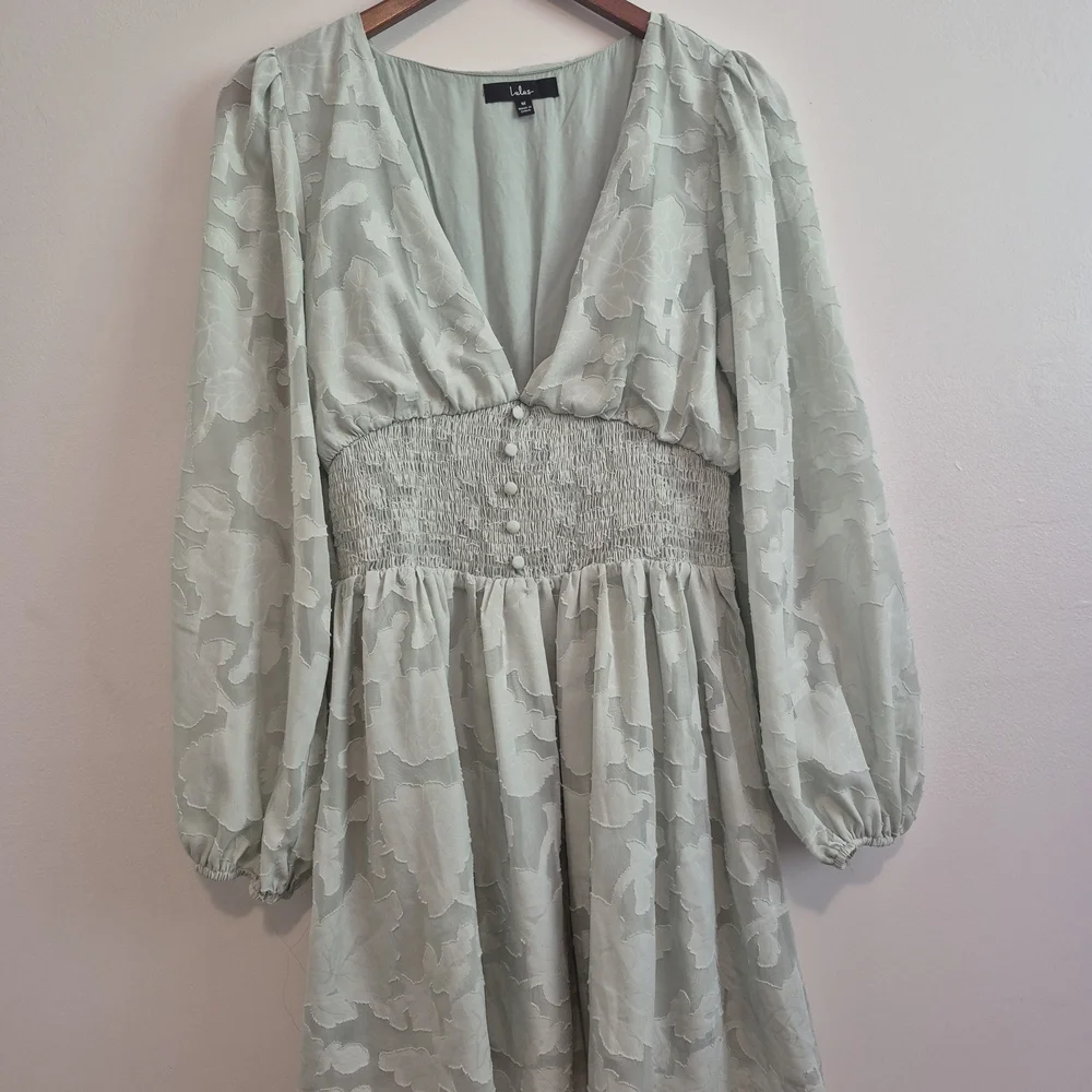 Lulu's Green Plunge Bishop Sleeve Sundress - Picture 2 of 4